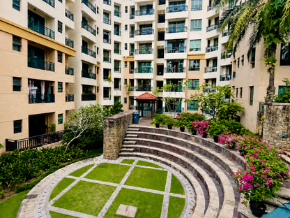 D23 - Hillbrooks (Freehold Condo @ Hillview Ave)