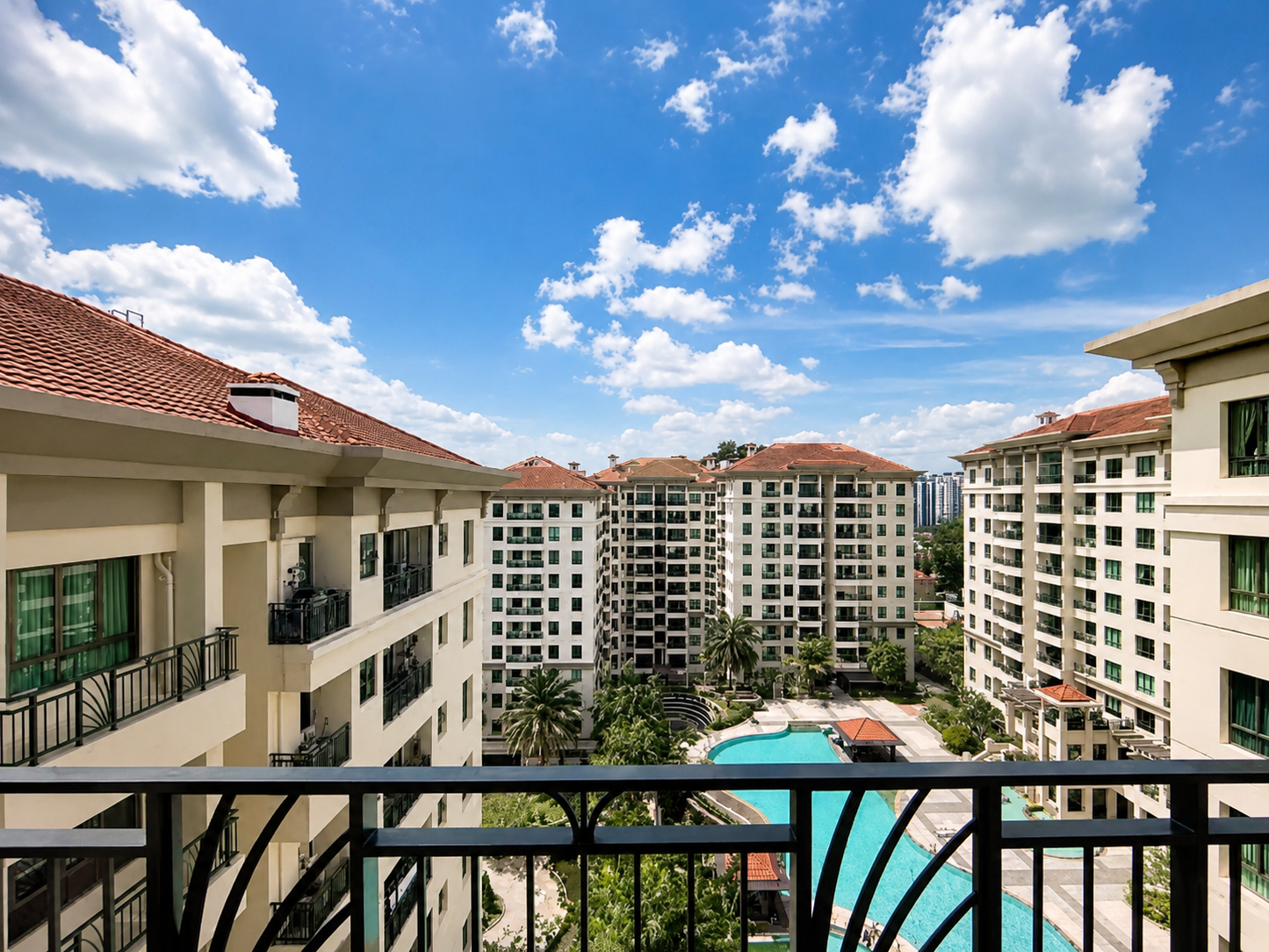 D23 - Hillbrooks (Freehold Condo @ Hillview Ave)